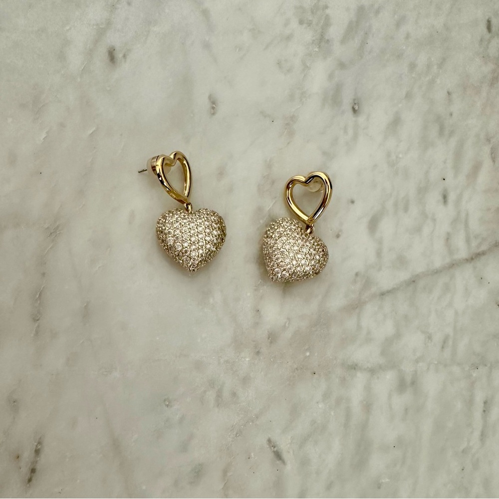 PAVE PUFFY HEART EARRINGS- GOLD
LUV AJ
